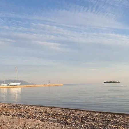 House In Itea-delphi * Itea