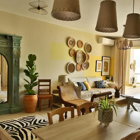 House In Itea-delphi Daire Itea