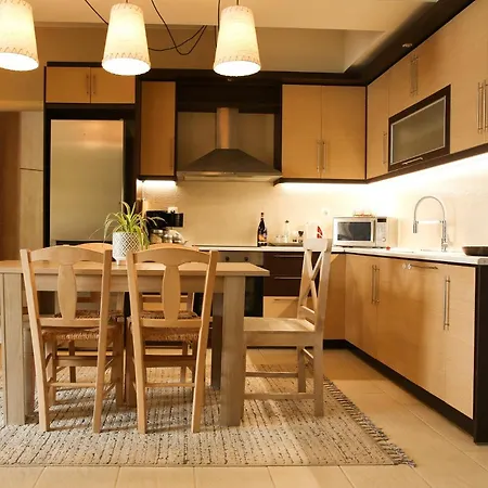 House In Itea-delphi * Itea